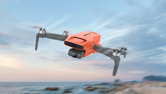 Piccolo drone integrato con classe di protezione IP67 Tempo di volo massimo 32 min M12 connettore 214 mm passo massimo 18 m/s